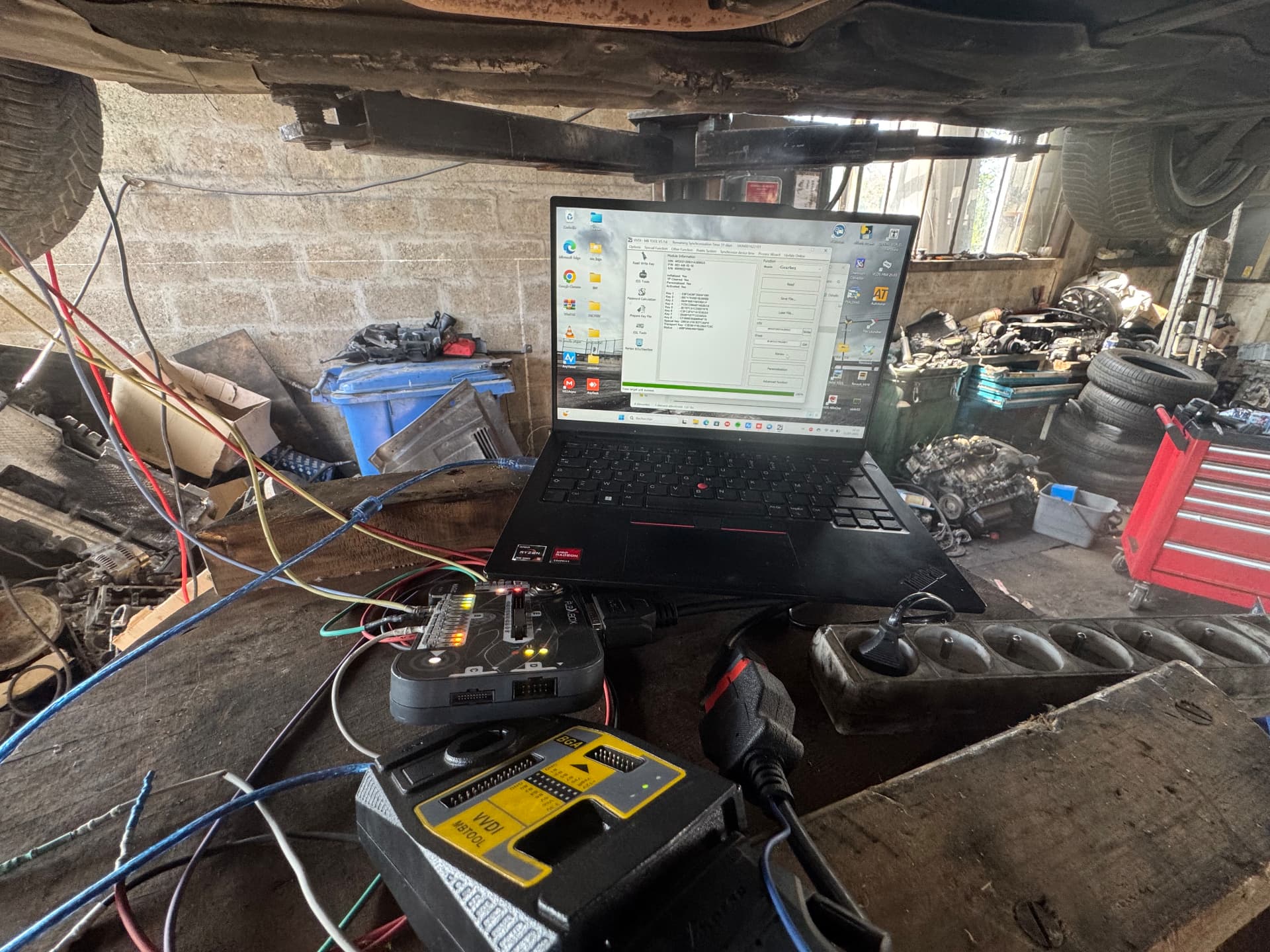 Programmation de clé et codage calculateur avec valise VVDI en atelier